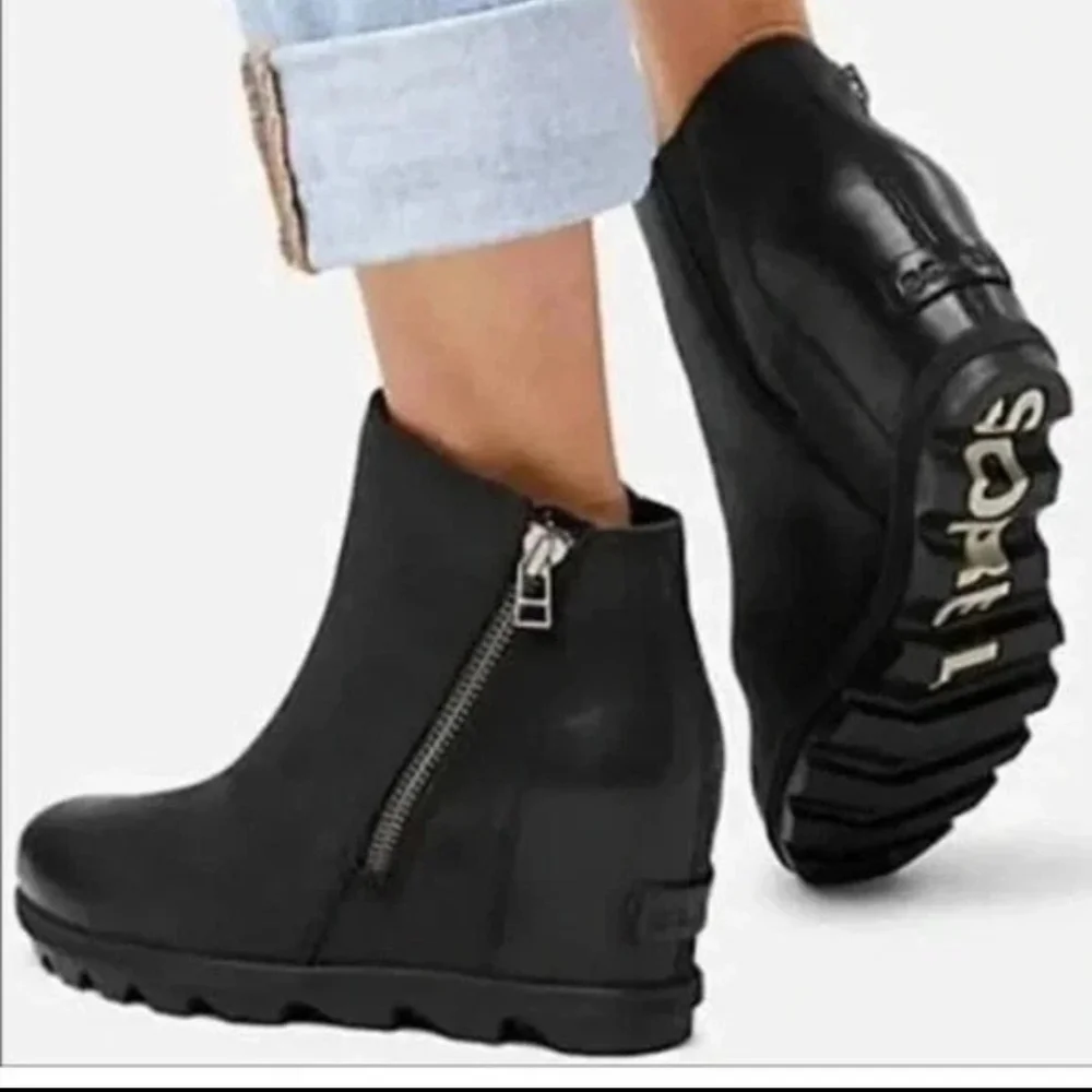 Sorel Black Artic Wedge Ankle‎ Boots